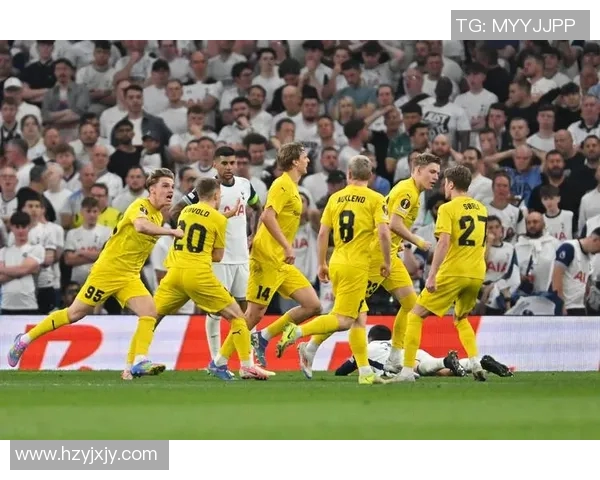 柏德博恩主场迎战沙尔克04双方争夺关键积分的精彩对决 柏德博恩主场迎战沙尔克04双方争夺关键积分的精彩对决